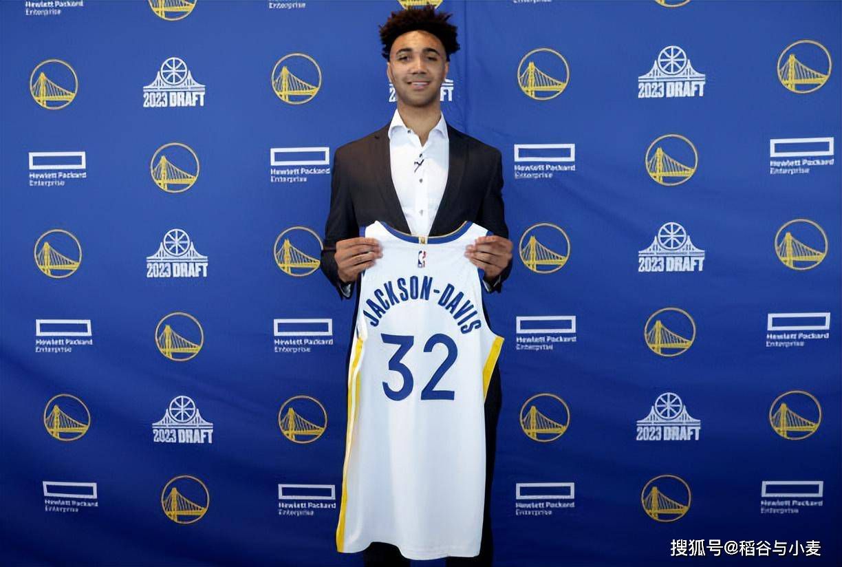 记者：斯卡洛尼和阿足协主席之间的关系已彻底破裂ESPN记者帕拉迪索消息，阿根廷主帅斯卡洛尼和足协主席塔皮亚之间的关系已彻底破裂。